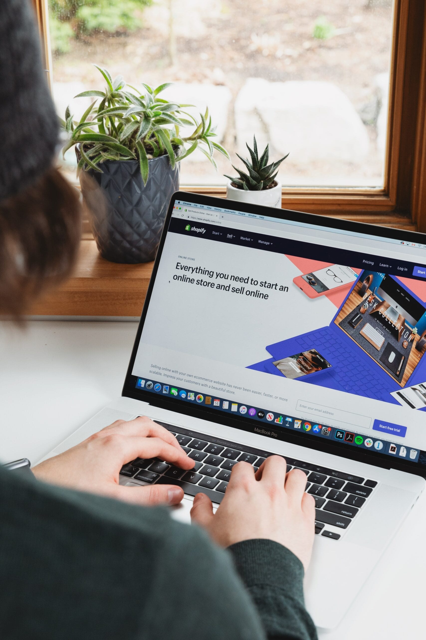 roberto-cortese-ejhjSZKTeeg-unsplash Digital Marketing For Small Businesses